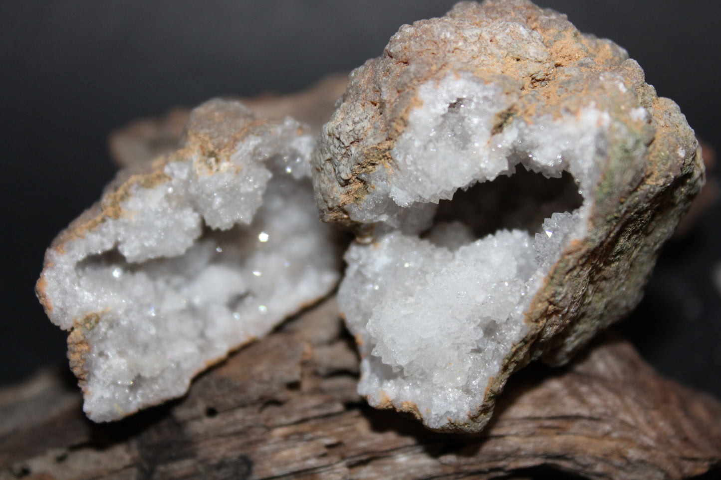 Geode - Clear Quartz - full geode - sml