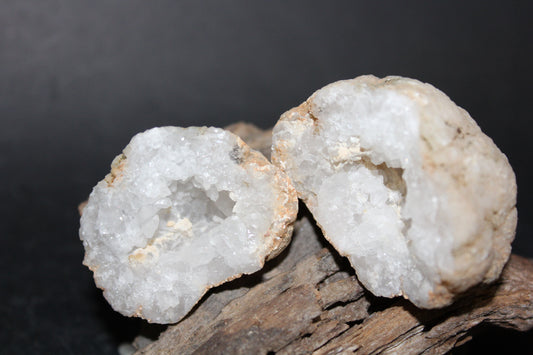 Geode - Clear Quartz - full geode - sml