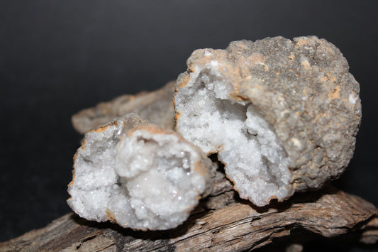 Geode - Clear Quartz - full geode - sml