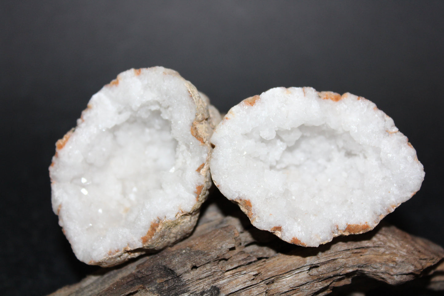 Geode - Clear Quartz - full geode - sml