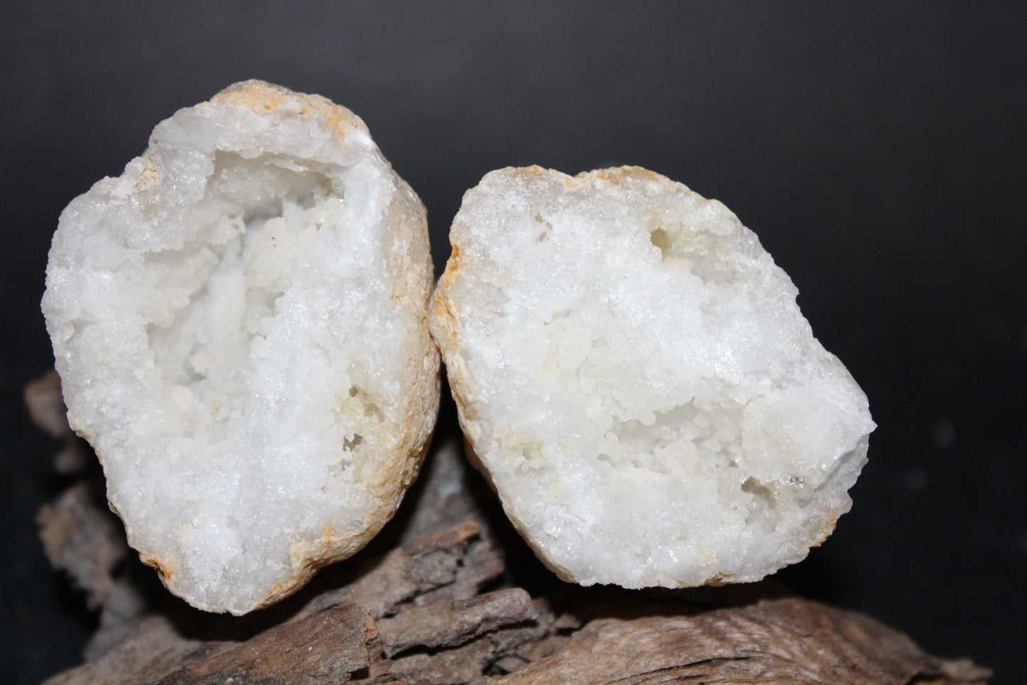 Geode - Clear Quartz - full geode - sml