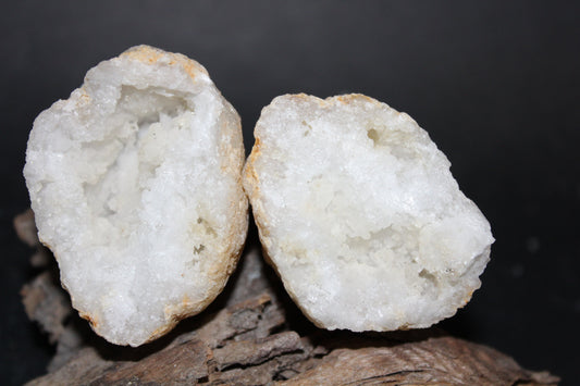 Geode - Clear Quartz - full geode - sml