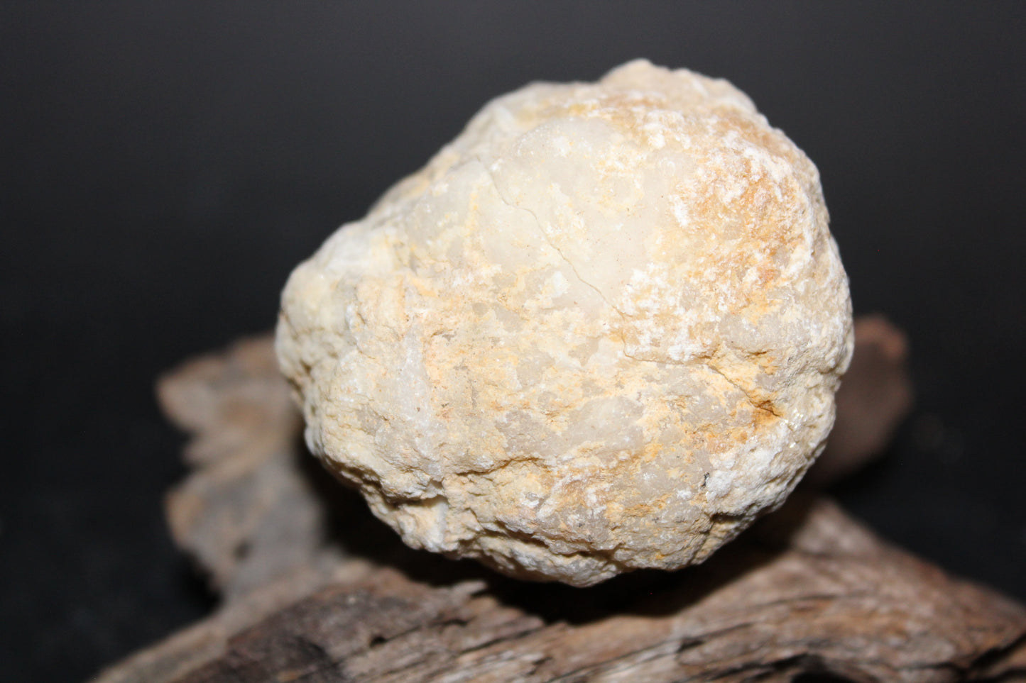 Geode - Clear Quartz - full geode - sml