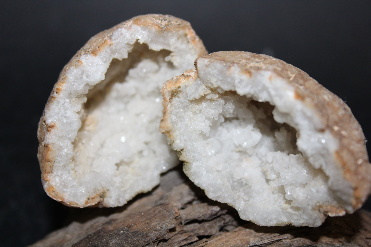 Geode - Clear Quartz - full geode - sml