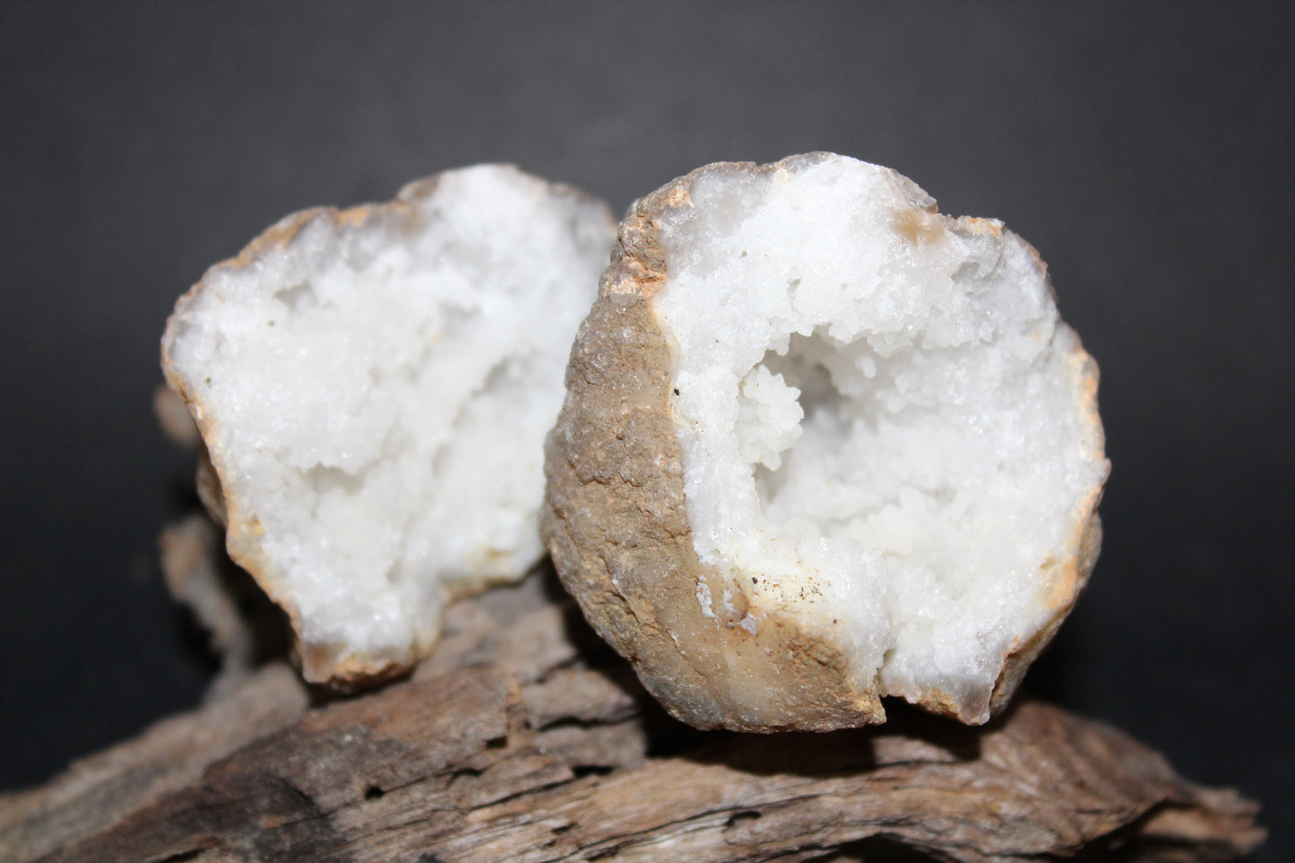 Geode - Clear Quartz - full geode - sml