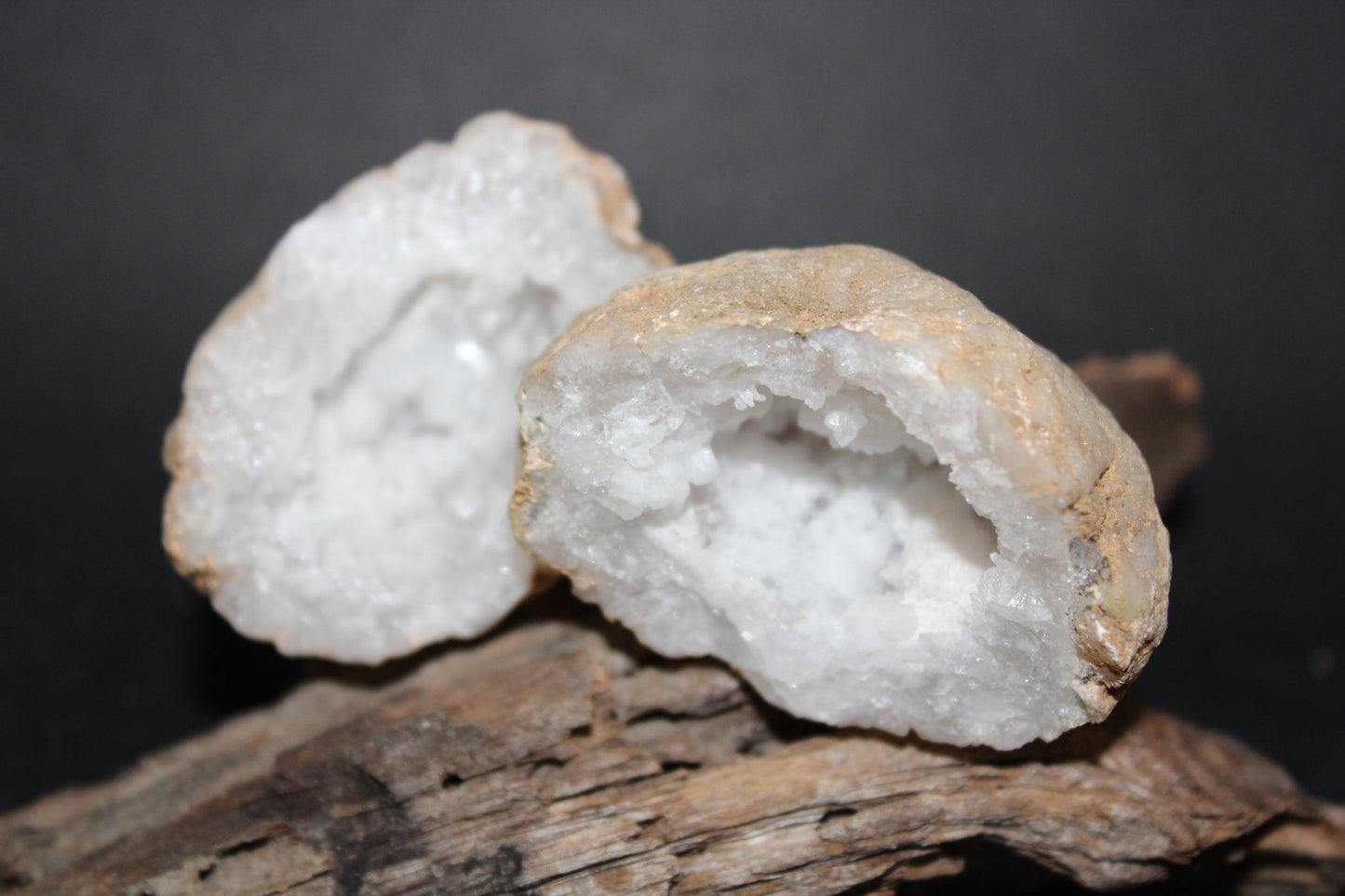 Geode - Clear Quartz - full geode - sml