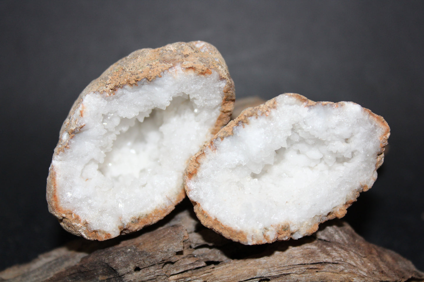 Geode - Clear Quartz - full geode - sml