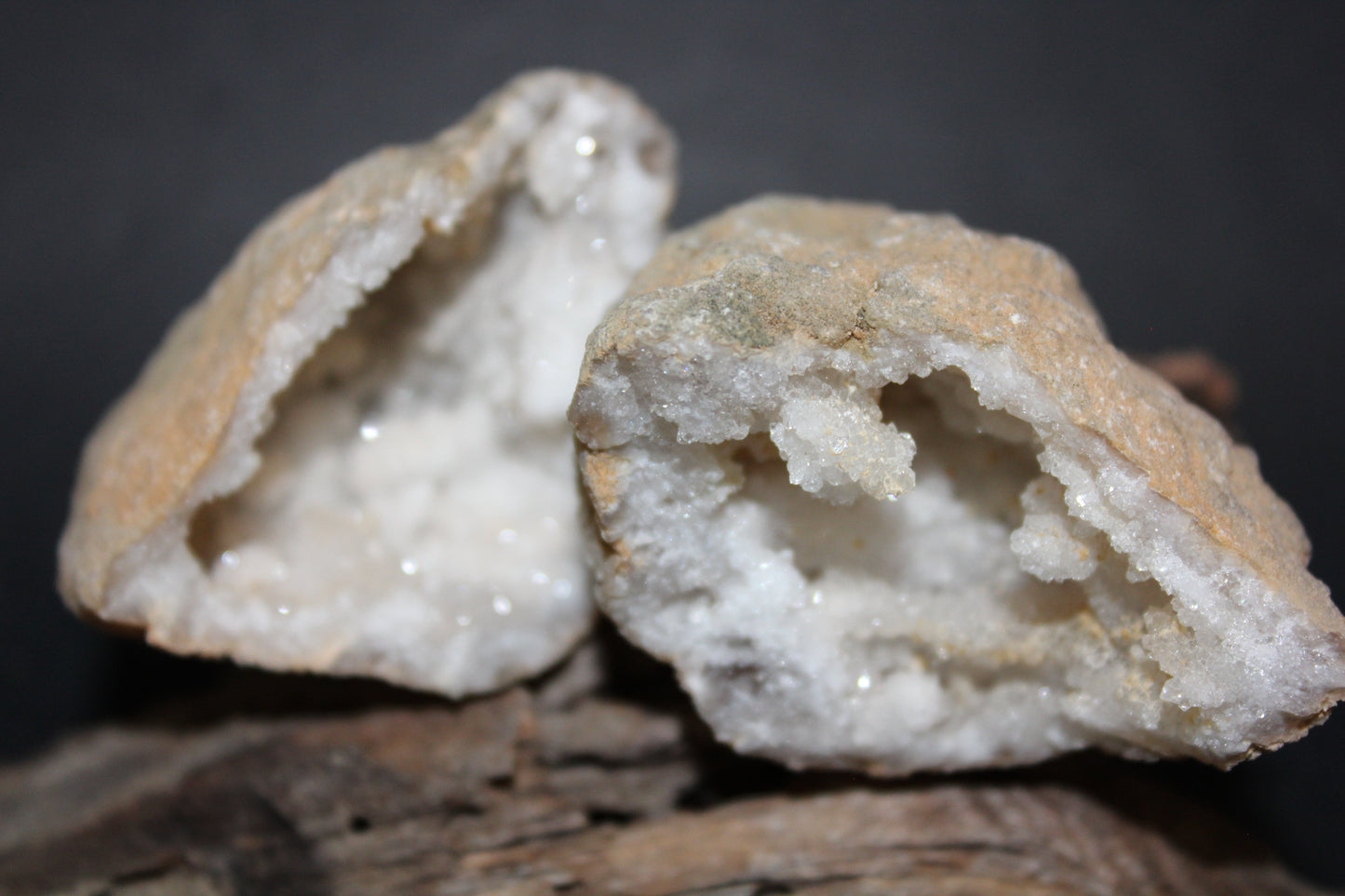 Geode - Clear Quartz - full geode - sml