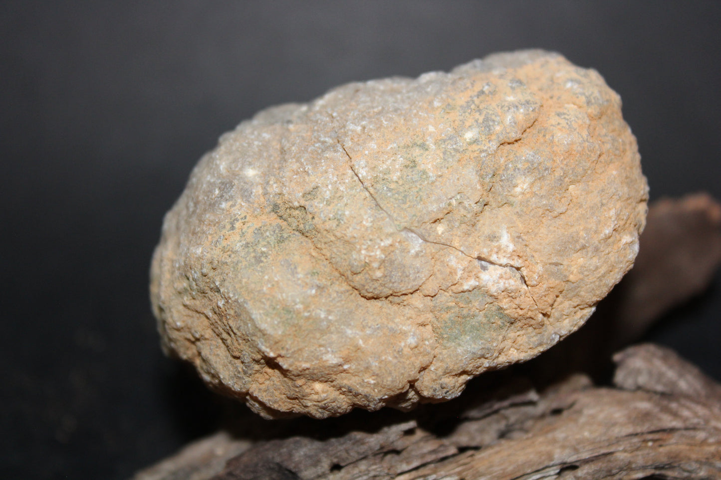 Geode - Clear Quartz - full geode - sml