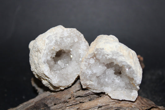 Geode - Clear Quartz - full geode - sml