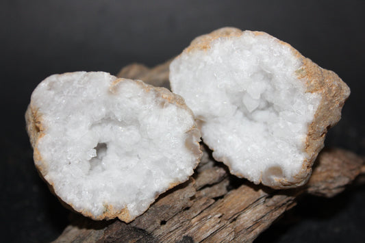 Geode - Clear Quartz - full geode - sml