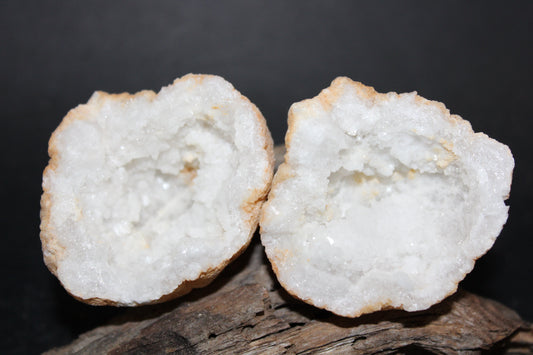 Geode - Clear Quartz - full geode - sml