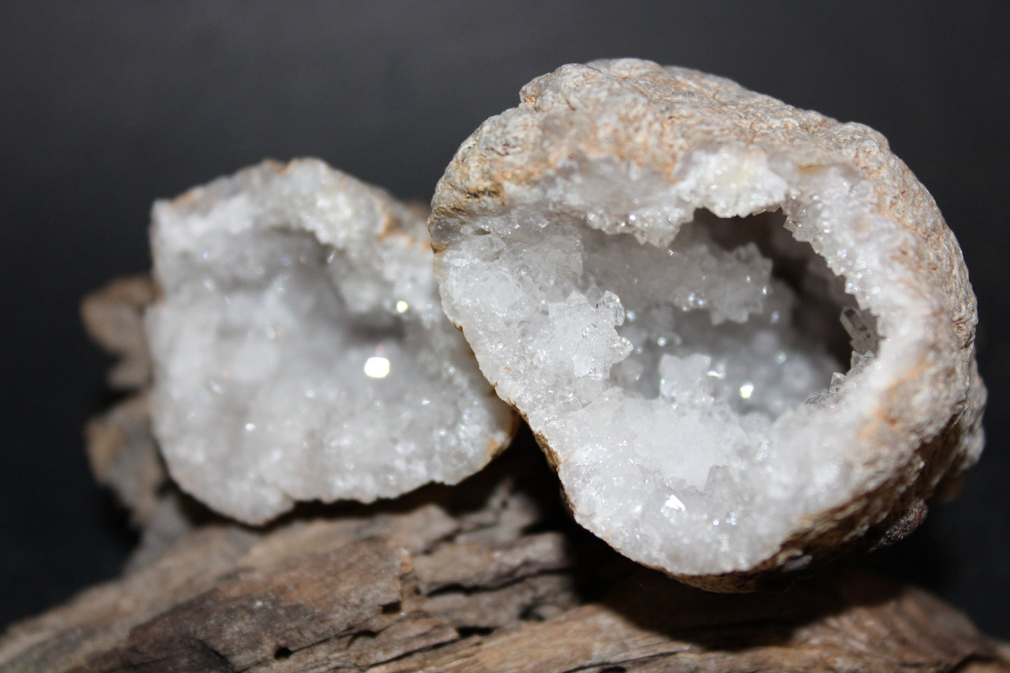 Geode - Clear Quartz - full geode - sml