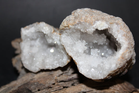 Geode - Clear Quartz - full geode - sml