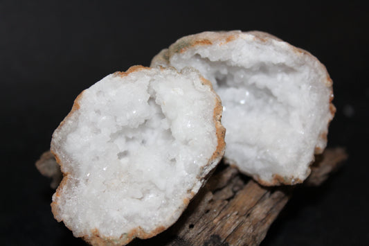 Geode - Clear Quartz - full geode - sml