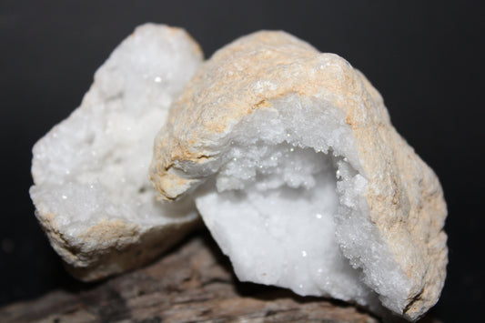 Geode - Clear Quartz - full geode - med