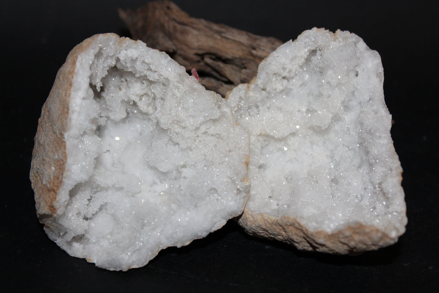 Geode - Clear Quartz - full geode - med