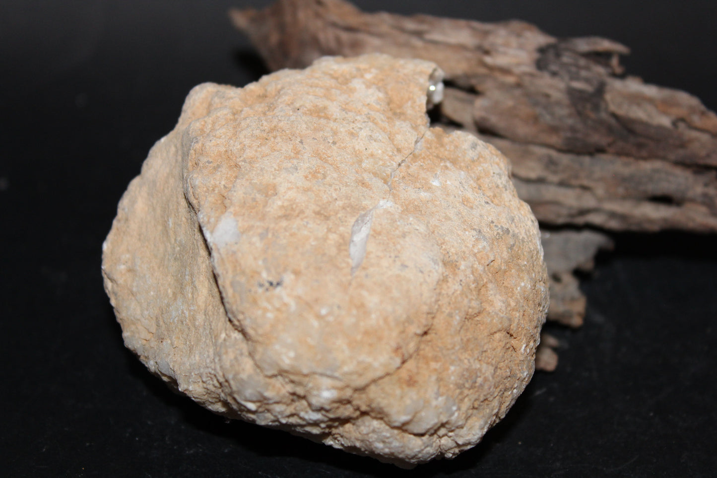 Geode - Clear Quartz - full geode - med