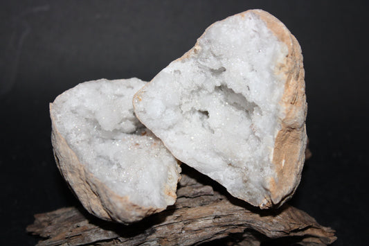 Geode - Clear Quartz - full geode - med