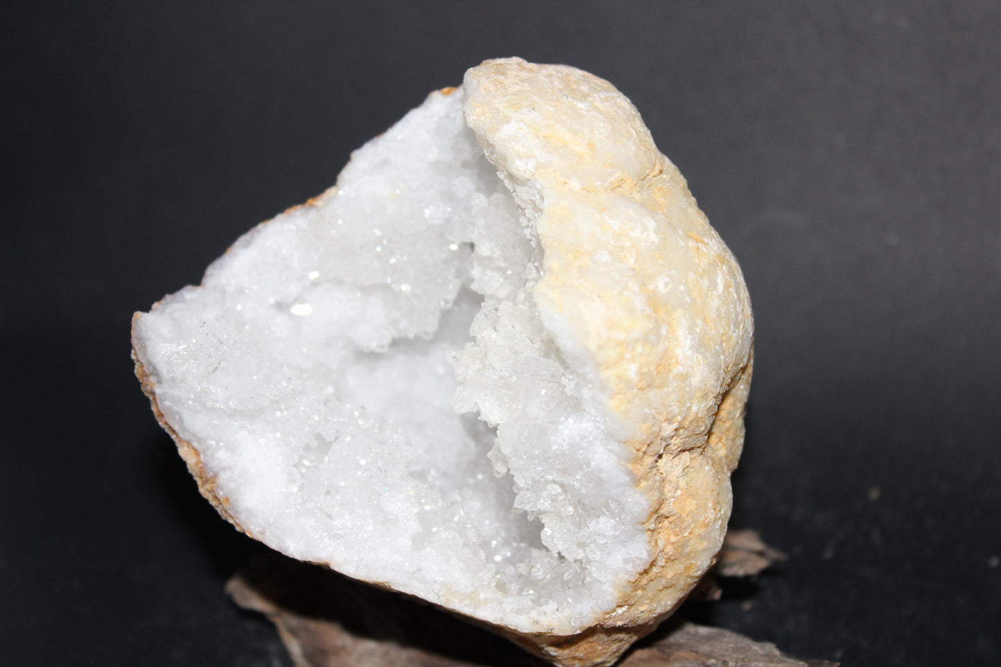 Geode - Clear Quartz - 1/2 geode - lge
