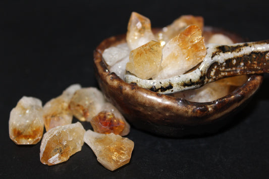 Point - Citrine (tooth) - sml