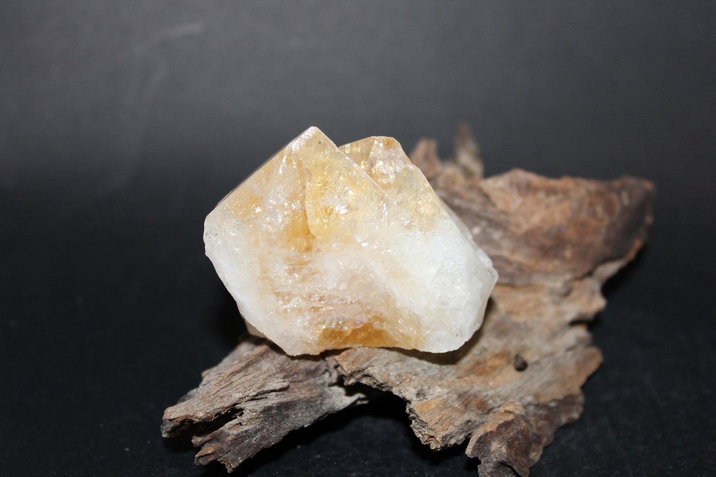 Point - Citrine (sawn base) - lge