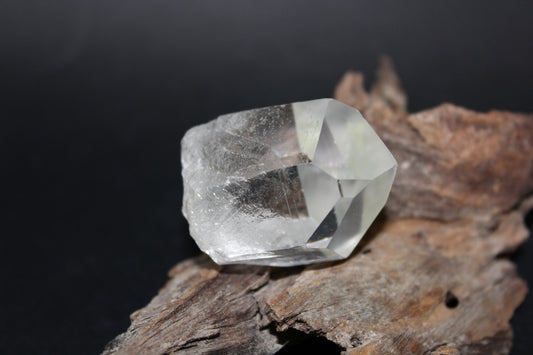 Point - Clear Quartz - med/lge