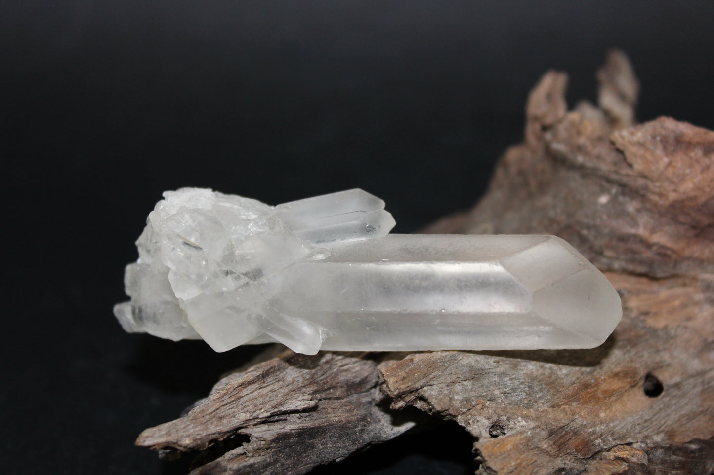 Point - Clear Quartz - Lemurian (multiple points) - med/lge