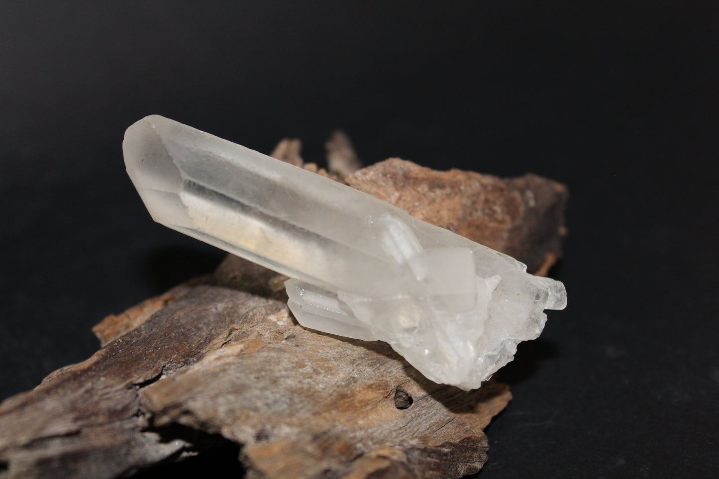 Point - Clear Quartz - Lemurian (multiple points) - med/lge