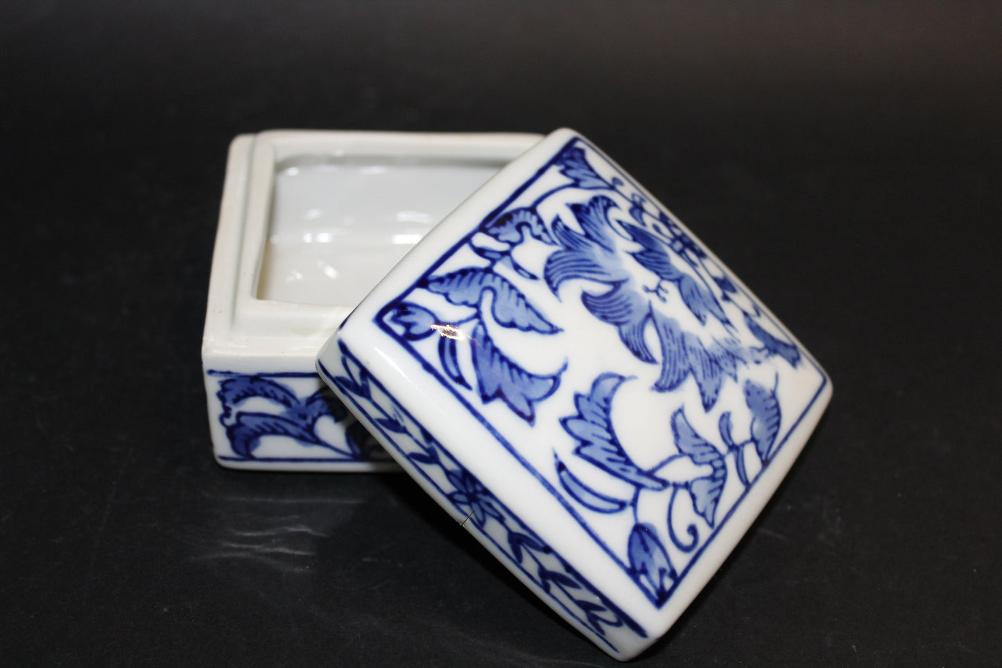 Box - (ceramic) - sml