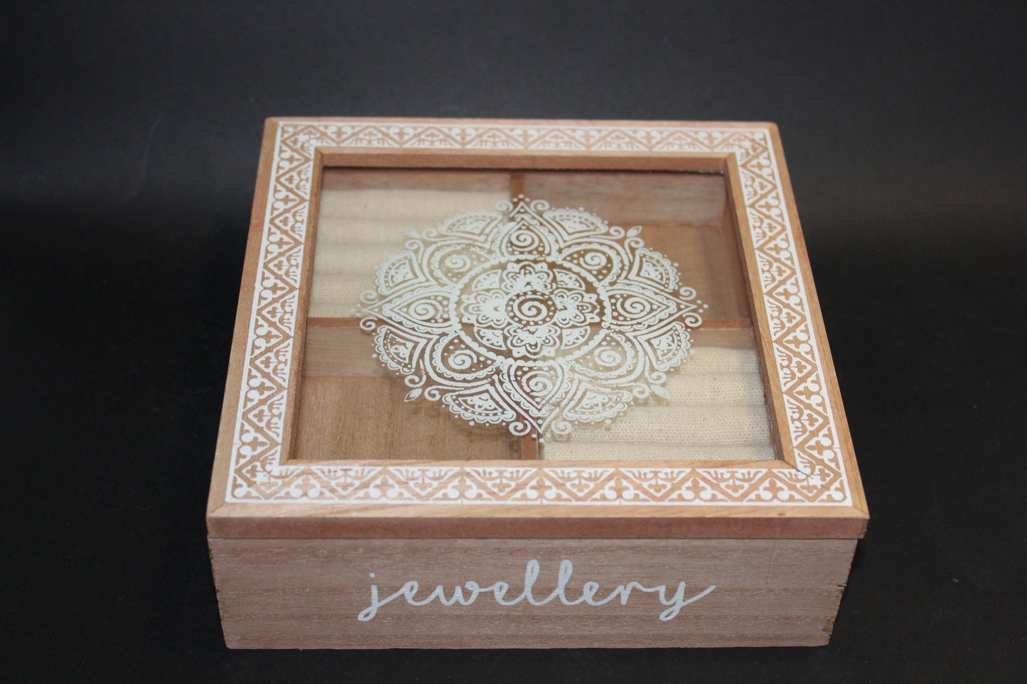 Box - (timber - rings/jewellery) - med