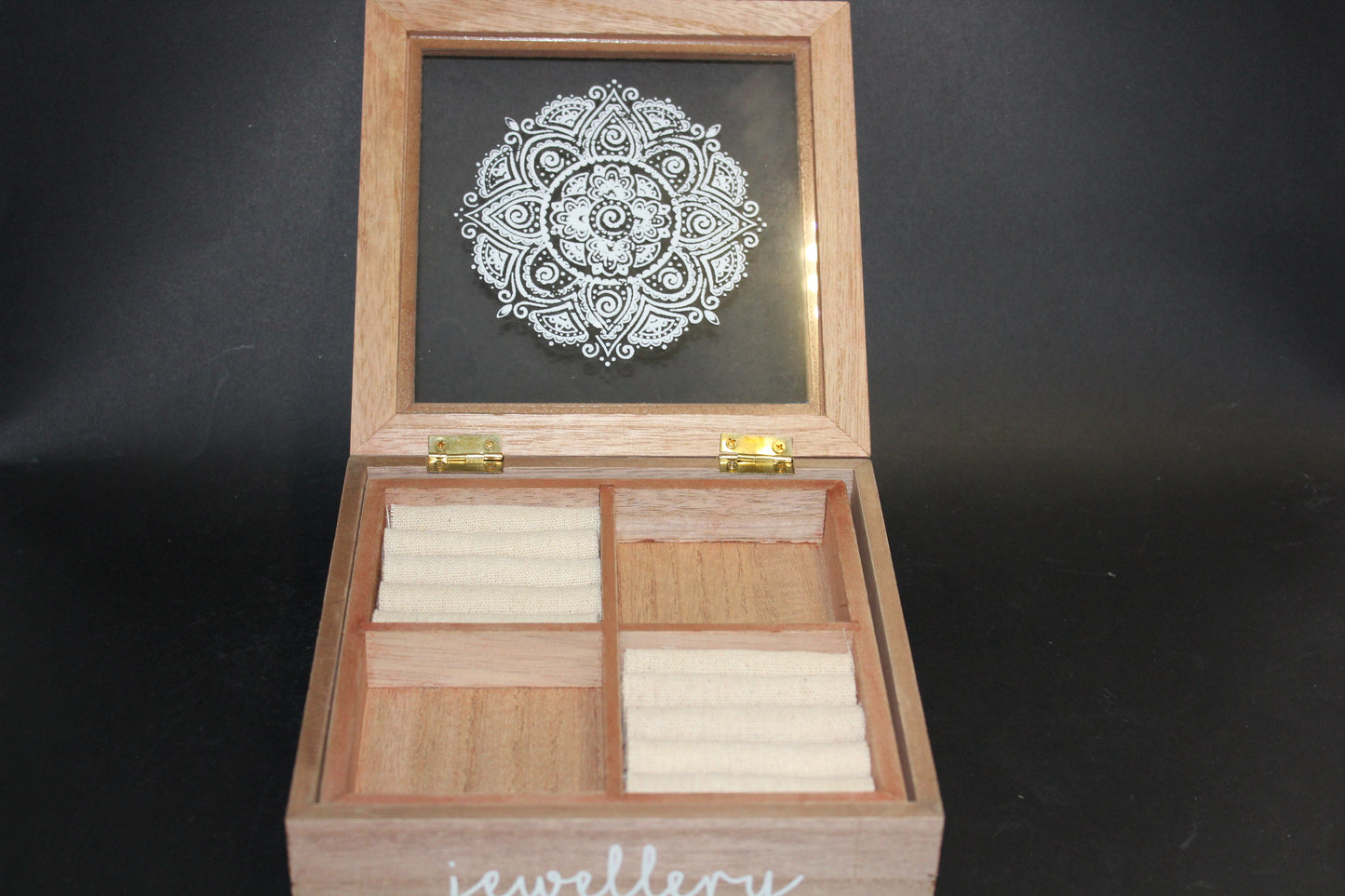 Box - (timber - rings/jewellery) - med