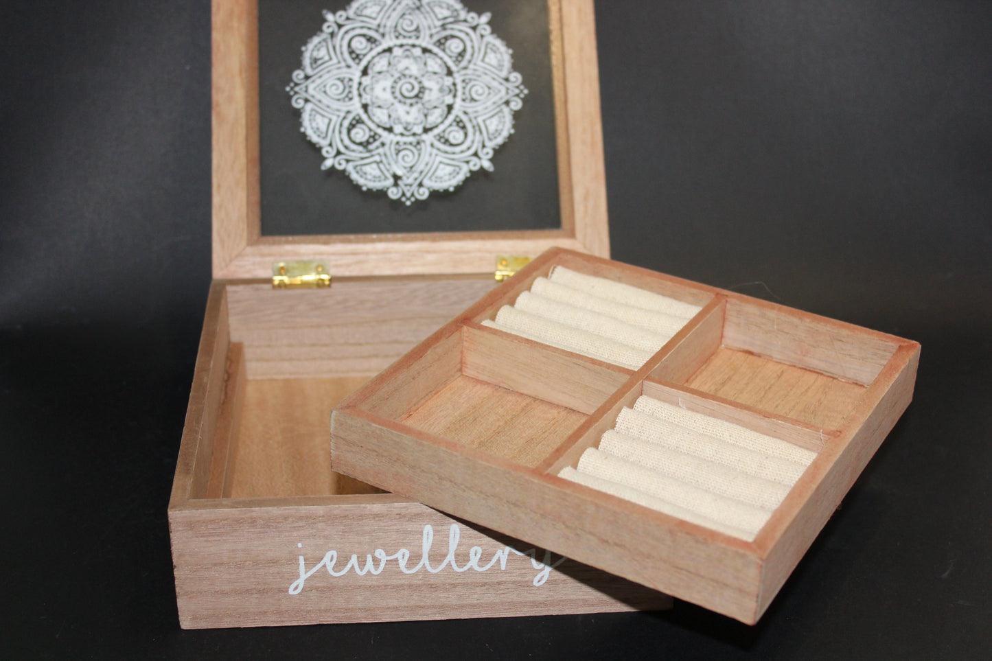 Box - (timber - rings/jewellery) - med