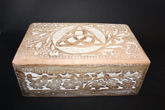 Box - carved timber - Triquetra - lge