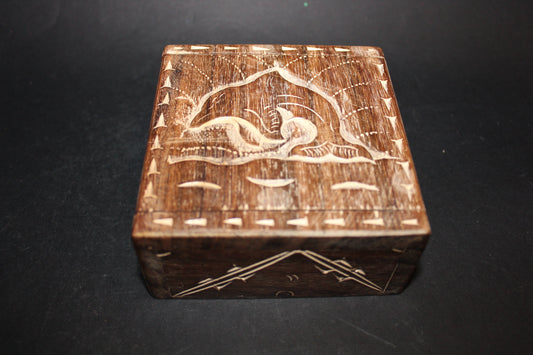 Box - carved timber - Dolphins - square - sml