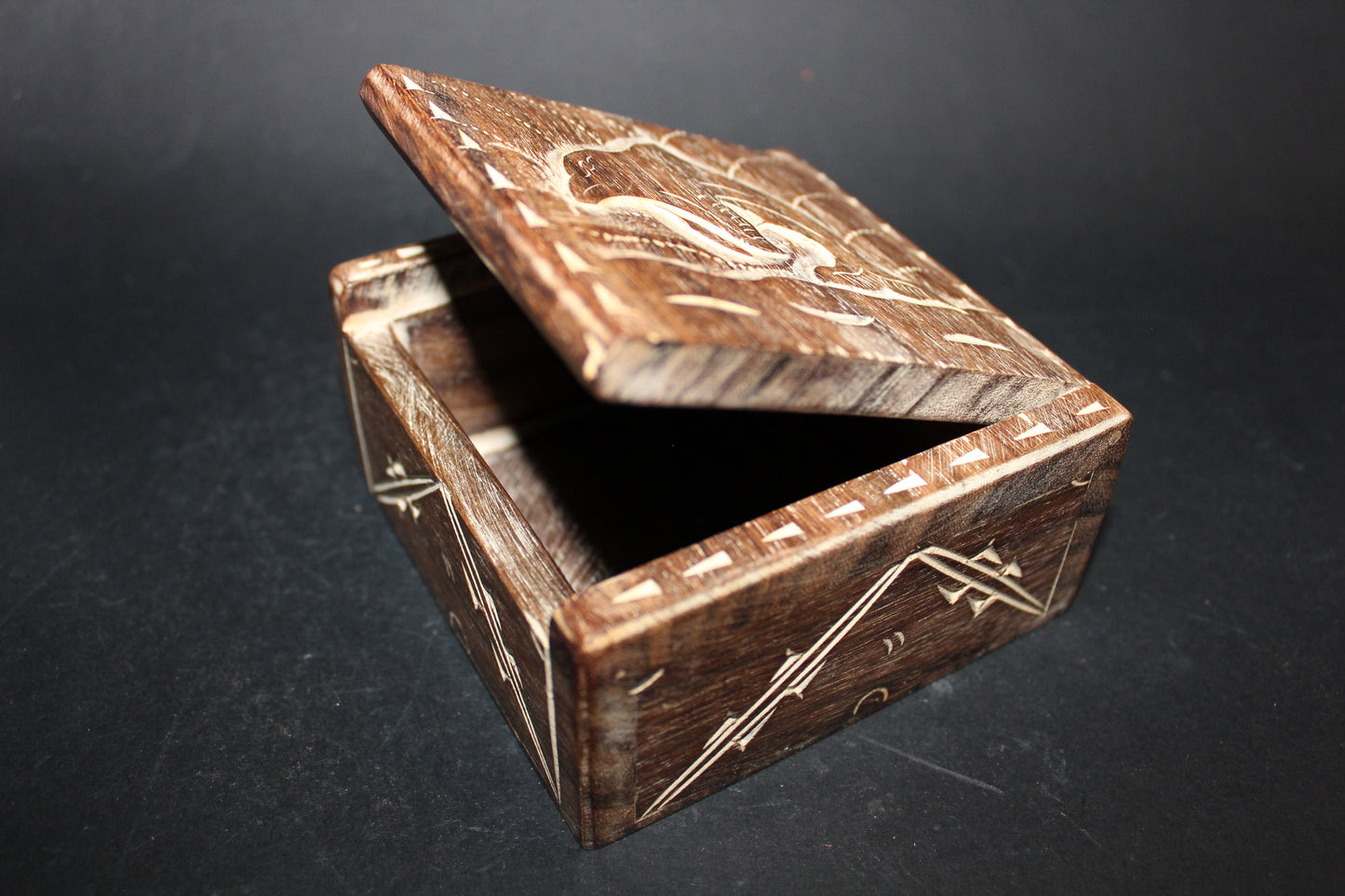 Box - carved timber - Dolphins - square - sml
