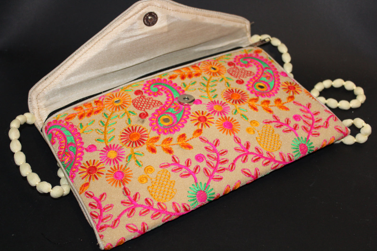 Bag - embroidered clutch/shoulder bag - lge