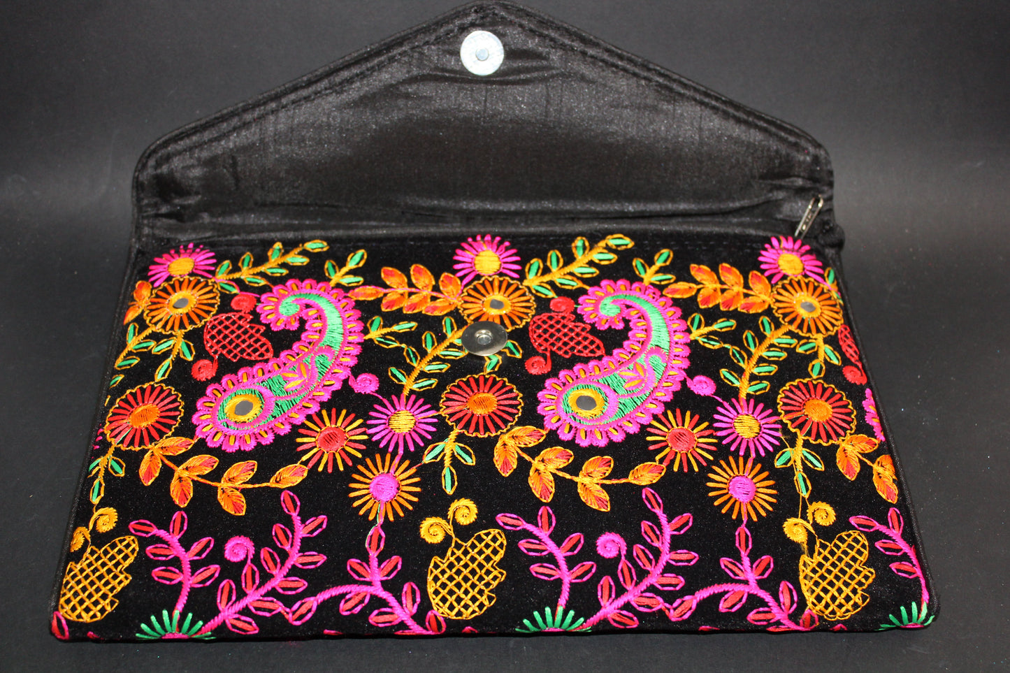 Bag - embroidered clutch/shoulder bag - lge