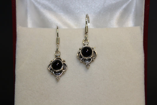 Earrings - Garnet - round