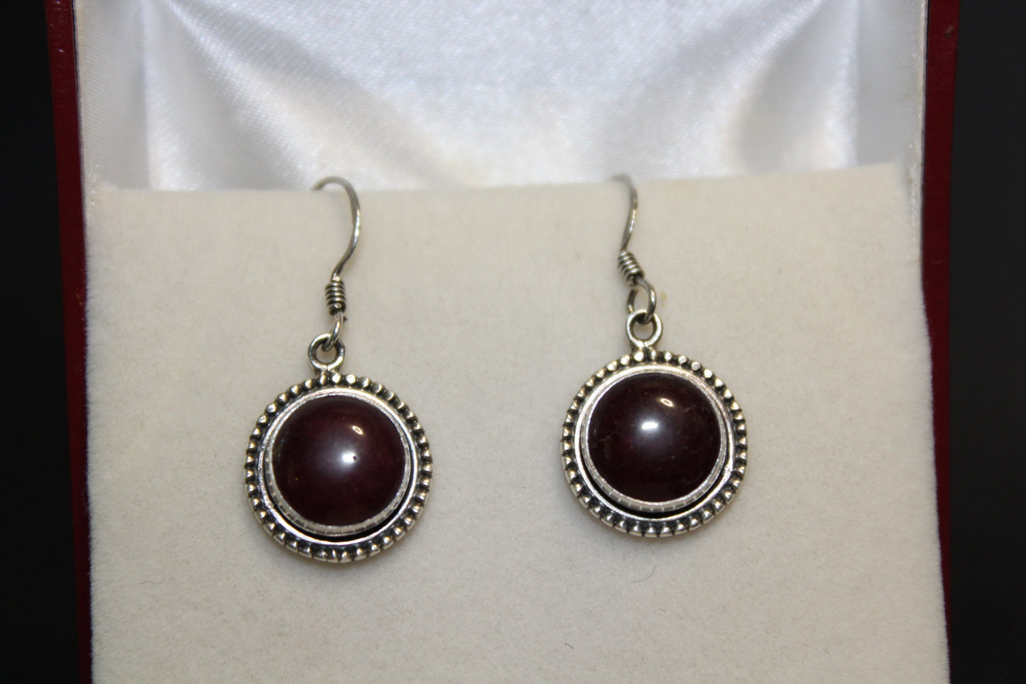 Earrings - Garnet - round