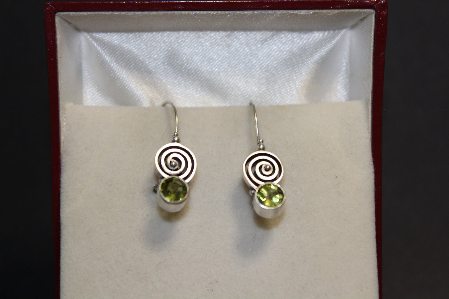 Earrings - Peridot (faceted) - round