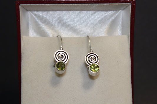 Earrings - Peridot (faceted) - round