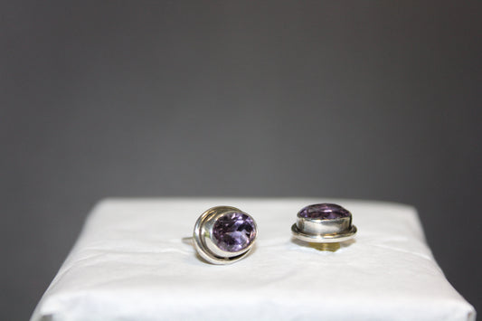 Earrings - Studs - Amethyst (faceted) - oval