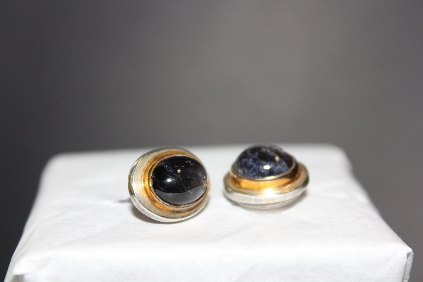 Earrings - Studs - Iolite - oval - gold/silver setting