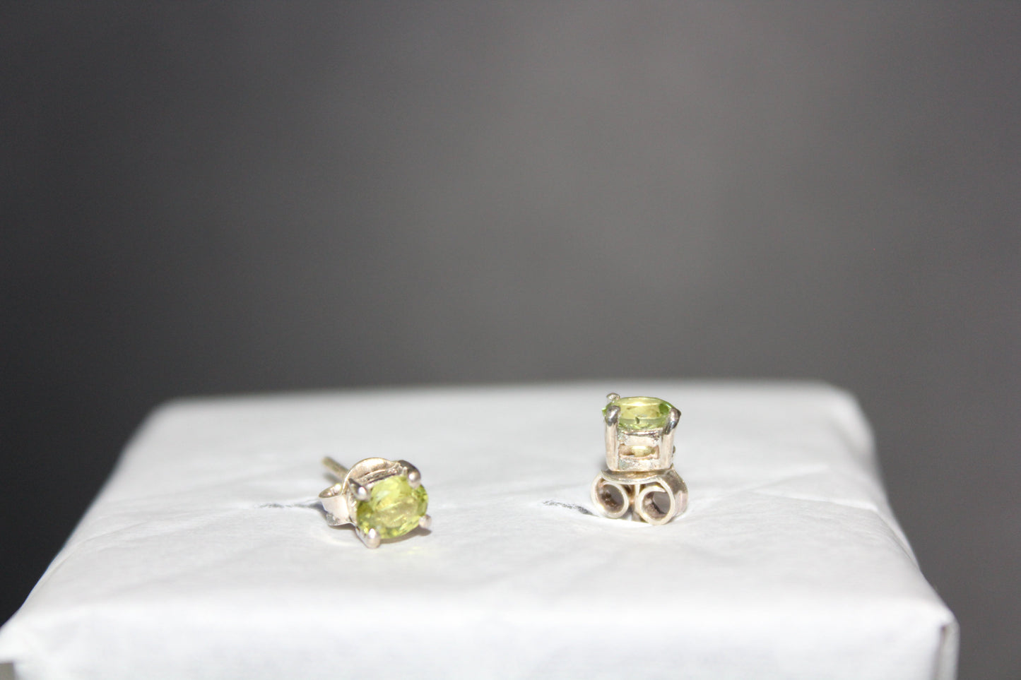 Earrings - Studs - Peridot (faceted) - square