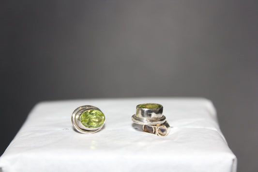 Earrings - Studs - Peridot (faceted) - oval