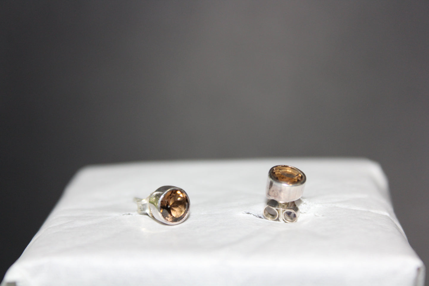 Earrings - Studs - Smoky quartz  (faceted) - round