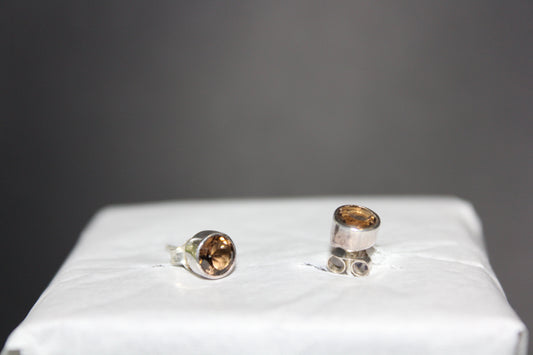 Earrings - Studs - Smoky quartz  (faceted) - round