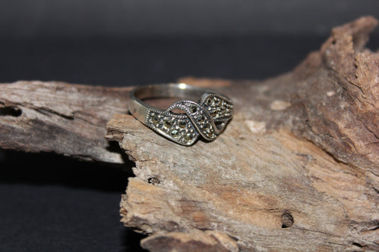 Ring - Stirling Silver - with Marcasites (Bow)