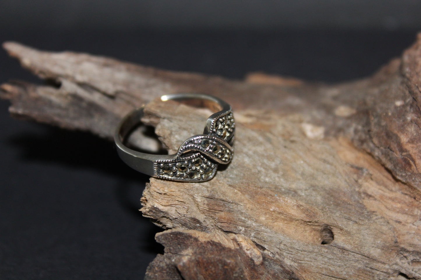 Ring - Stirling Silver - with Marcasites (Bow)